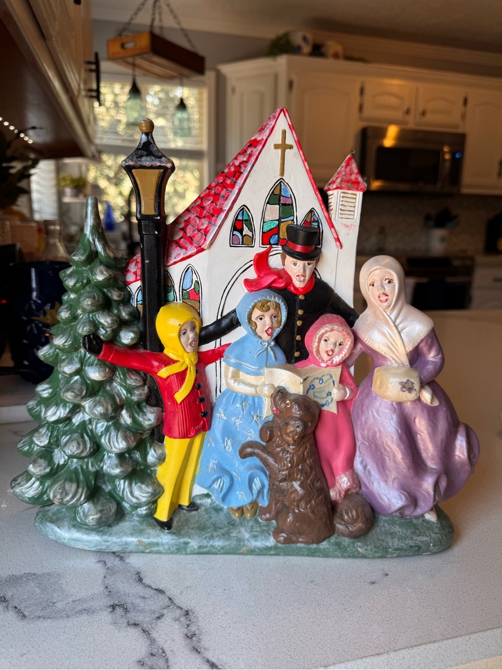 Vintage 1975 Atlantic Mold Ceramic Christmas Carolers Music Box - WORKING!